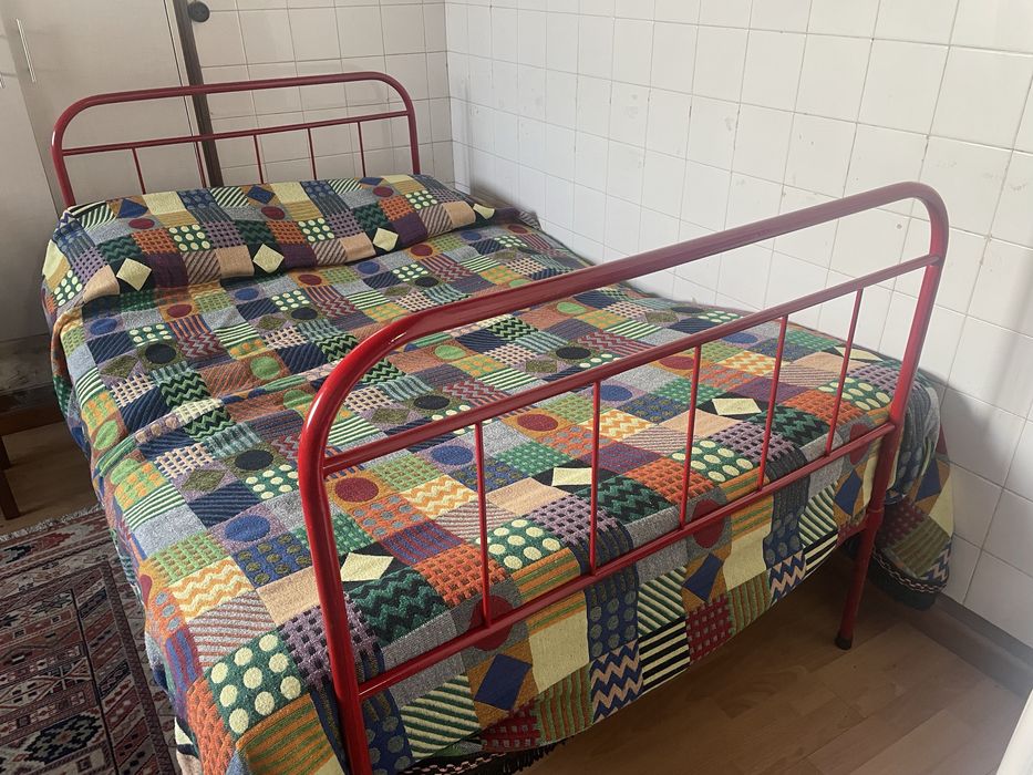 Cama de ferro de casal