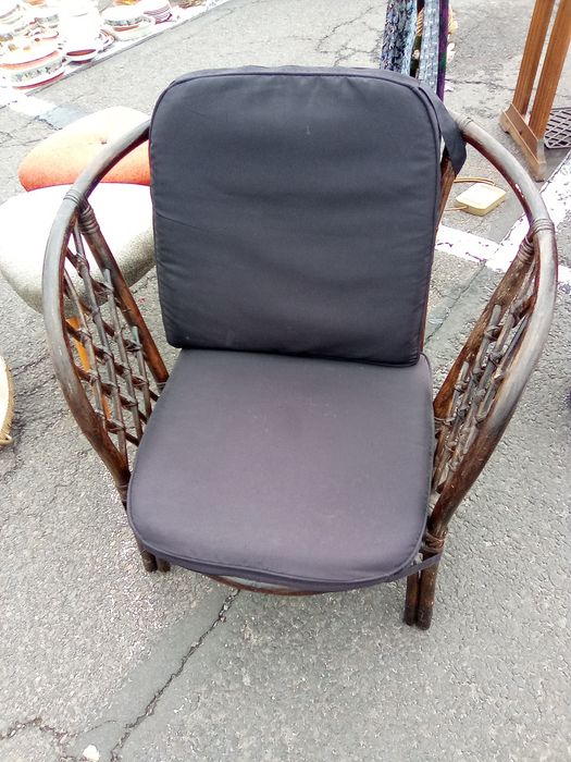 Duży fotel wiklinowy