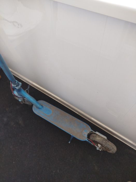 Продам електро самокат  ксеоми м 365