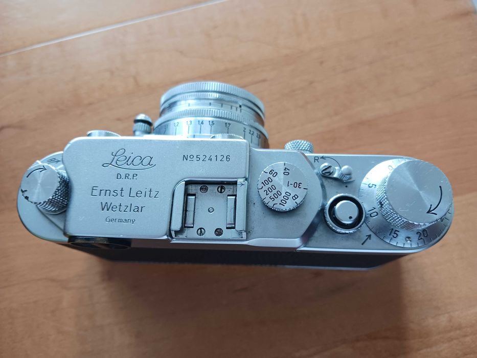 Máquina fotográfica LEICA