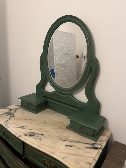 Comoda antiga com toucador