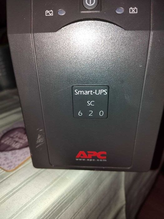 UPS, model APC Smart-UPS SC 620