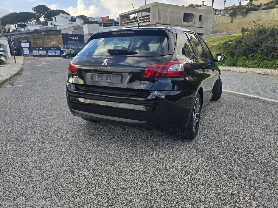 Peugeot 308 — fotografia 2