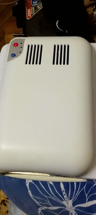 Продам лампу для ногтей.