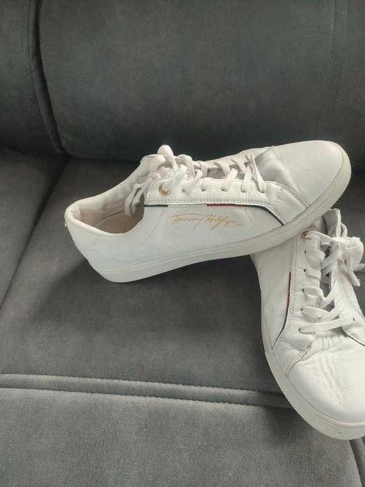 Sygnowane tenisówki z podeszwą typu cupsole rozm. 40 Tommy Hilfiger