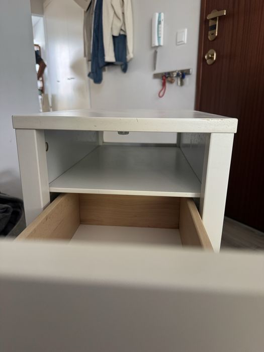 Mesa de cabeceira IKEA NORDLI