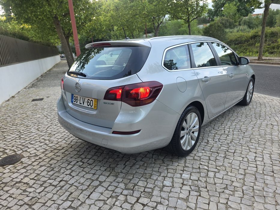 Opel Astra SportsTourer 1.3 Cdti 95cv ( Apenas 46 mil kms )