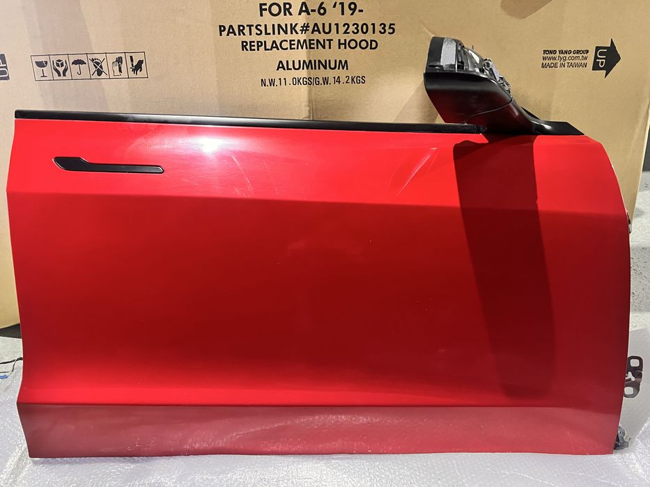праві двері Tesla Model 3