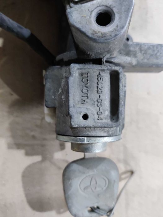 Замок зажигания  TOYOTA AVENSIS T25 450200504