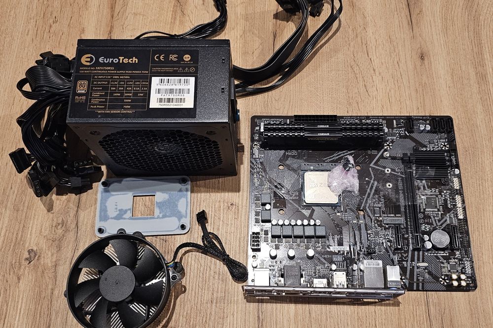 Kit Ryzen 5 3400G + A520M + 16gb DDR4 + Fonte 750W Bronze