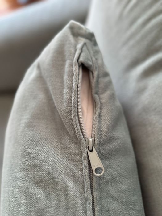 Chaise longue Grönlid IKEA com arrumação e duas almofadas