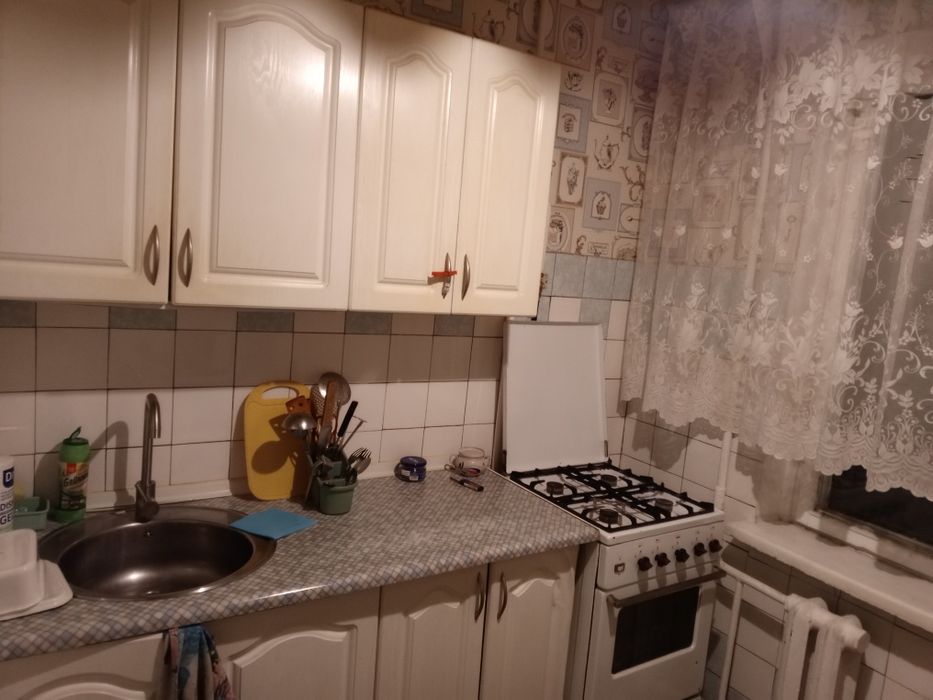 Без господаря, без агента. Шукаю сусідку(жінка),Київ, Зодчих 4,окрема