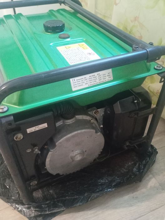 Бензогенератор HITACHI E40