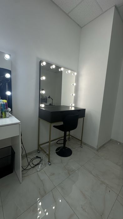 Аренда места для бровиста, визажиста. СВЕТ ЕСТЬ!