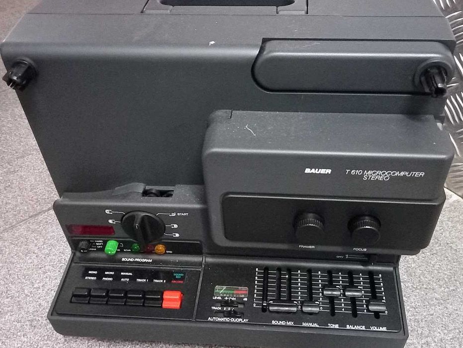 Projetor de Cinema Super 8 / Single 8 Bauer T 610 Microcomputer Stereo + Acessórios