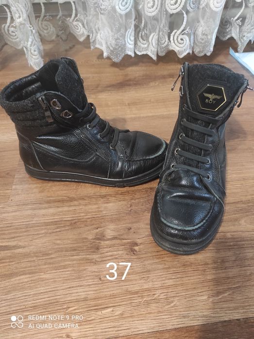 Продам зимові ботінки