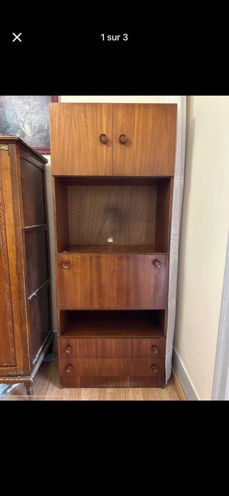Buffet Estilo Mid-Century que se Transforma em Escrivaninha