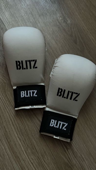 Рукавиці накладки для карате рукавичкі перчатки