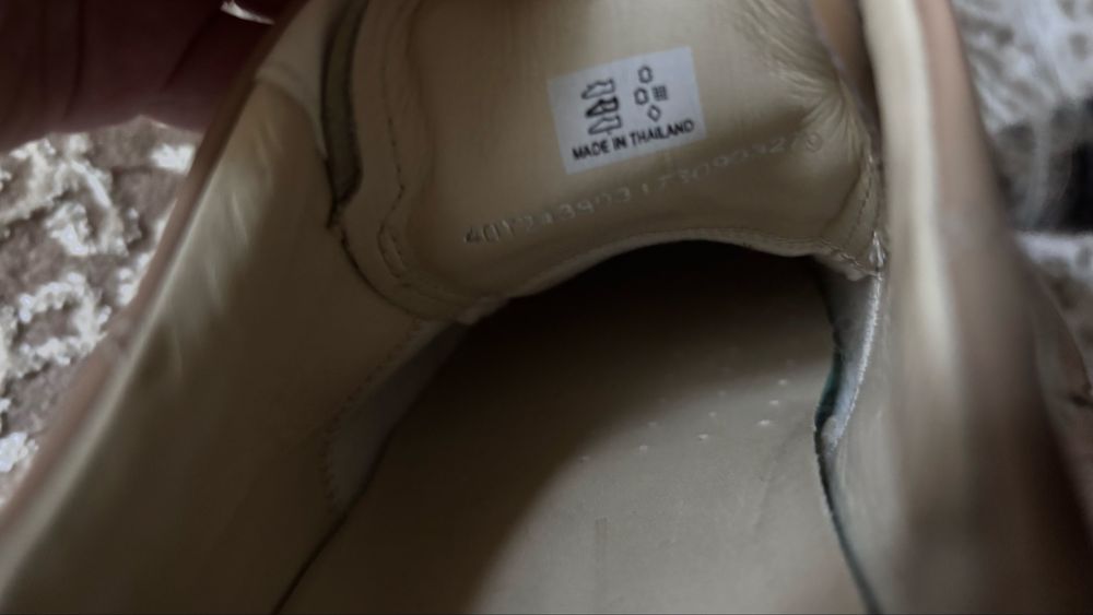 Кроссовки снікерси лак Ecco 39