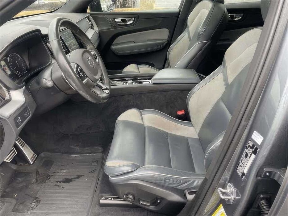 Volvo XC60 T5 R-Design      2019