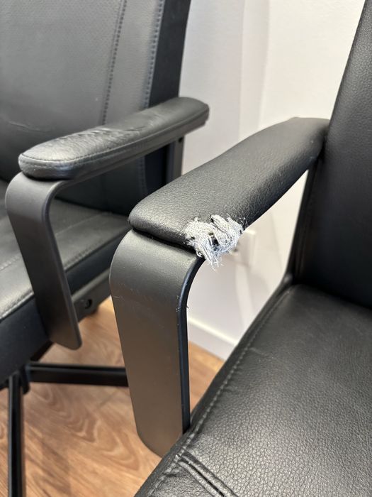 Duas cadeiras escritório Ikea Millberget