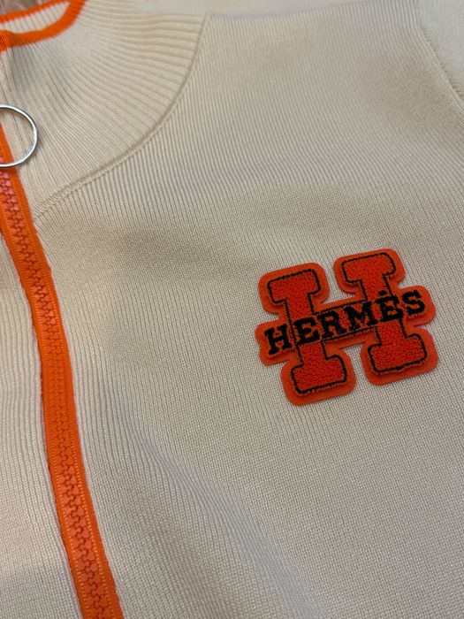 Костюм у стилі Hermes - must have цього сезону.Стильний та преміальний