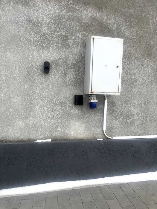 Оренда паркомісця з силовою розеткою для зарядки елктромобіля 32Ампера