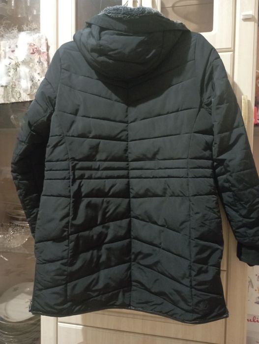 Теплая женская куртка отличная ткань