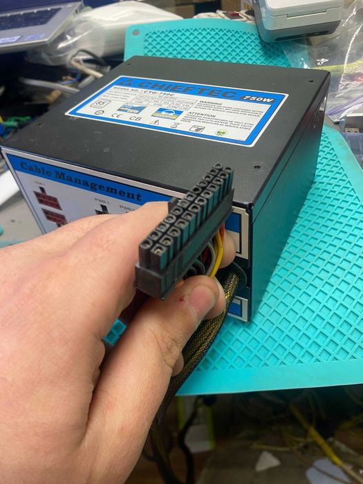 Блок питания живлення CHIEFTEC 750W CTG-750C