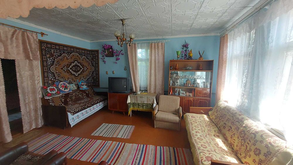 Пропонуємо до продажу будинок у затишному селі Борівці на вулиці Шевченка 6.