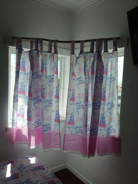 Cortinado e colcha violetta