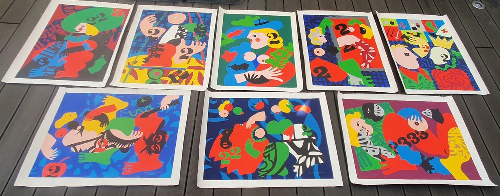 Colecção de serigrafias em tela de José de Guimarães