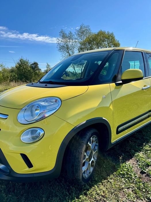 Автомобиль Fiat 500L