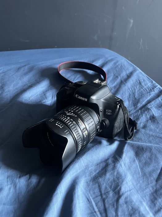 ТЕРМІНОВО Продам фотоапарат Canon EOS 750D + Обʼєктив 28-135 3.8-5.6