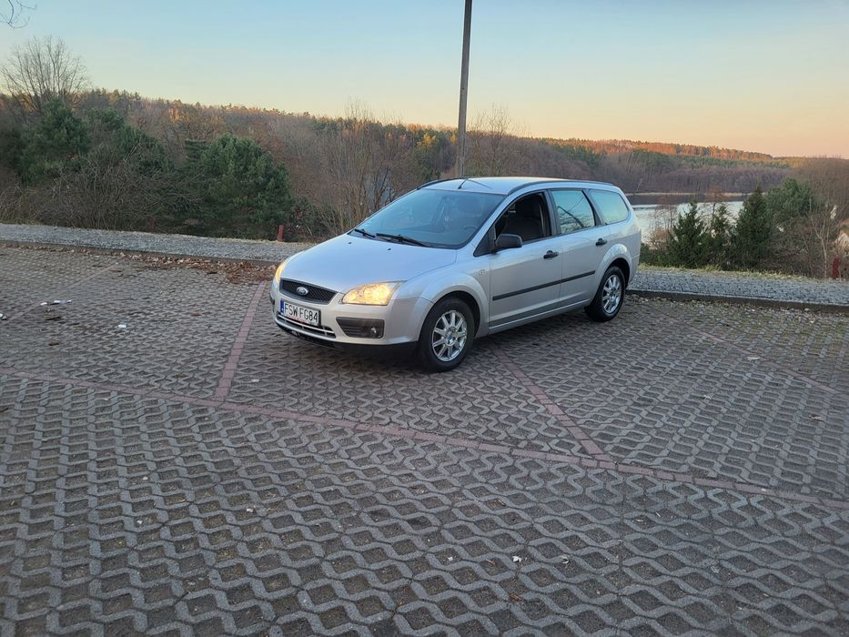 Focus kombi 1.6 benz.klima zadbany hak