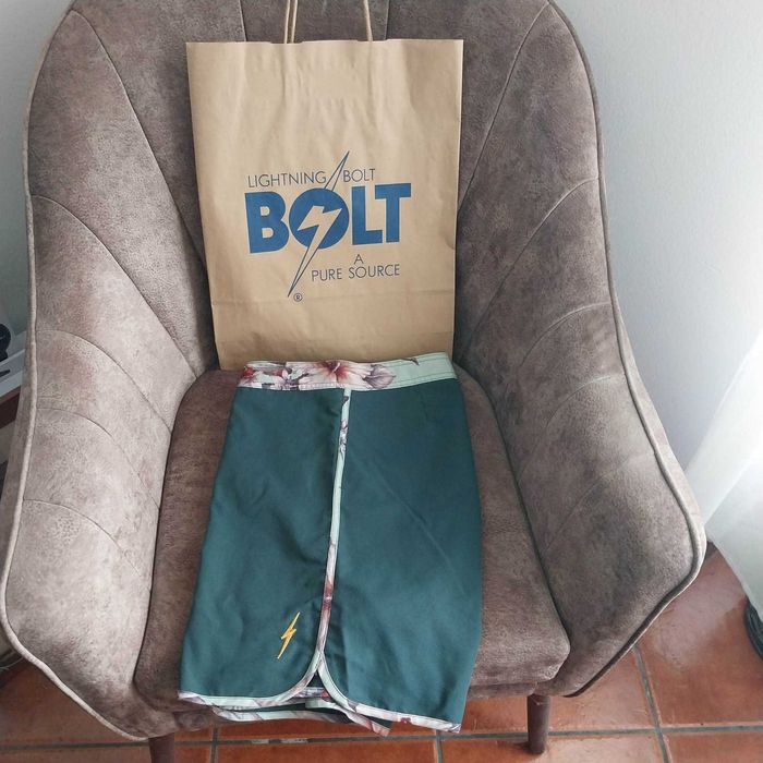 Lightning Bolt BoardShorts Modelo VANDURA (Tamanho 34)