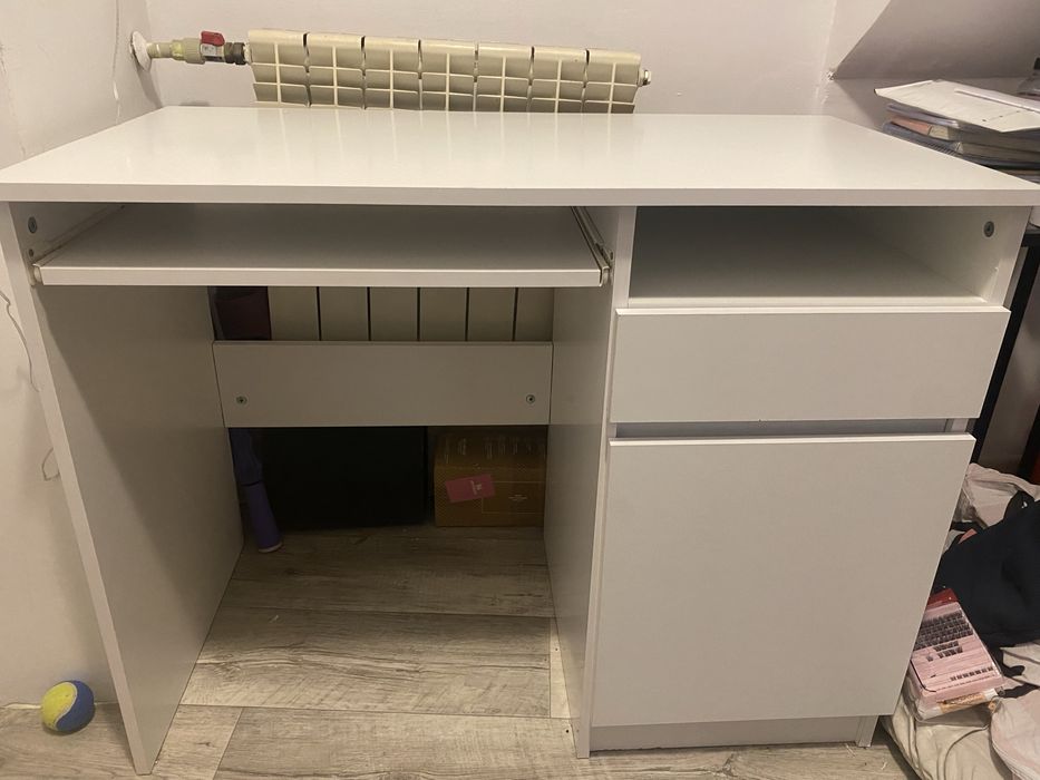 Biurko w dobrym stanie