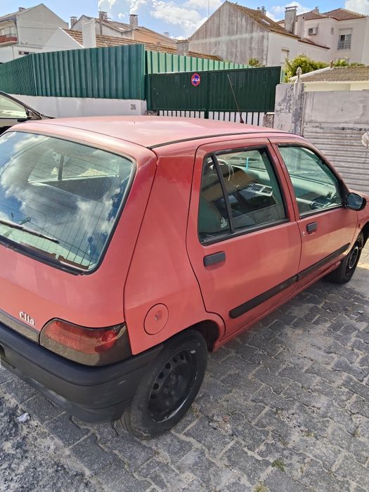 Renault Clio   em bom estado