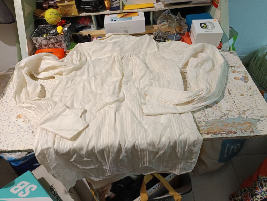 Vendo a camisola branca para mulher bom estado