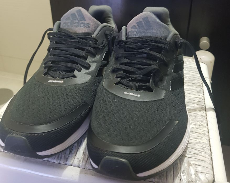 Vendo tênis Adidas original tam.42