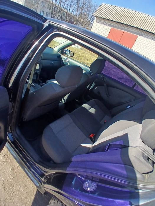 Шкода Октавія тур 1.6 газ.бенз