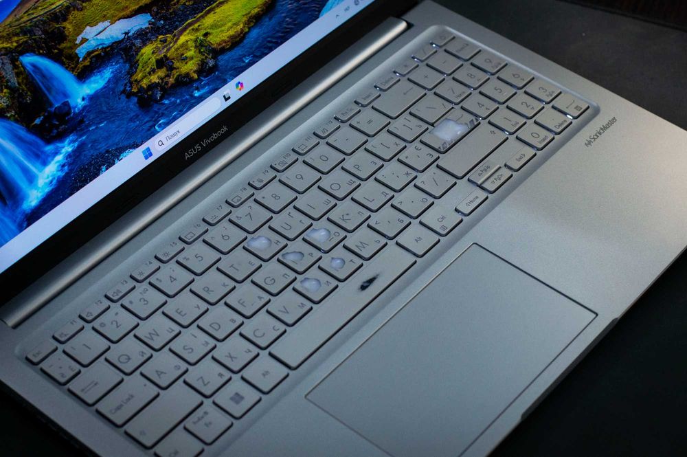 Asus VivoBook OLED 15.6 Ryzen 7 5800h 1tb SSD 16gb: 18 500 грн