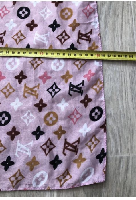 Палантин Louis Vuitton. Шовкова хустка Chanel