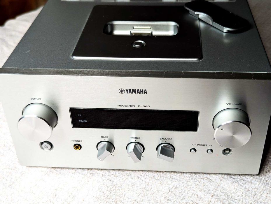 Yamaha R-840 — елегантний музичний центр для поціновувачів якості