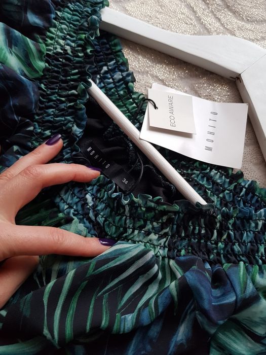 Mohito mini sukienka XS/S nowa z metką z falbanką zielona w kwiaty na wiosnę lato wakacje floralprint