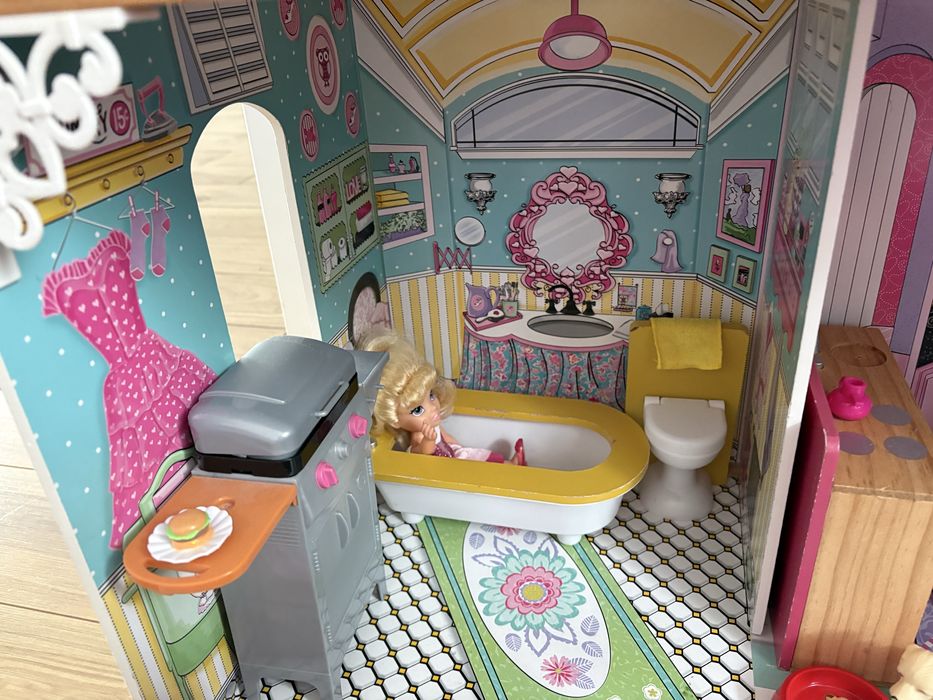Domek Barbie plus karetka Barbie i gratisy