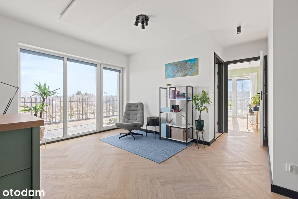 Jasne, dwupokojowe mieszkanie z dużym ogródkiem. Blisko do Warszawy.