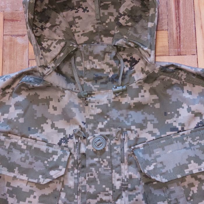 Куртка, китель та штани в кольорі піксель, Британія