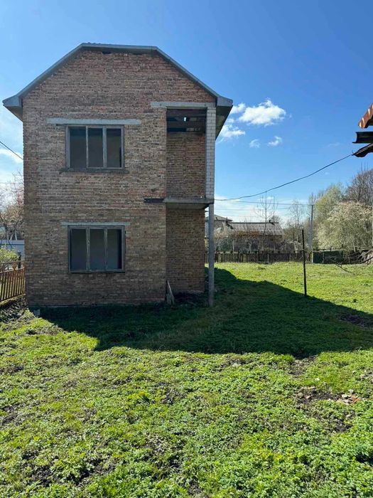 Незавершений будинок та земельна ділянка 37,2 сот., с. Нагірці