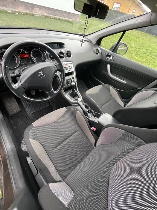 Peugeot 308 2011 р рейстал